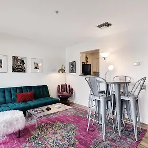 Nash-vegas Oasis Apartment